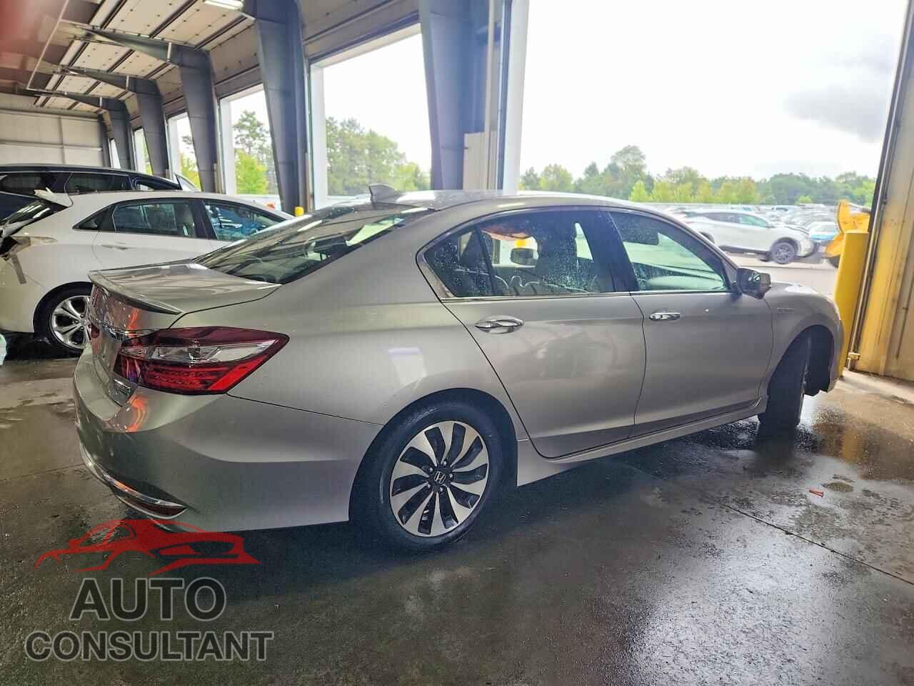 HONDA ACCORD 2017 - JHMCR6F71HC026285