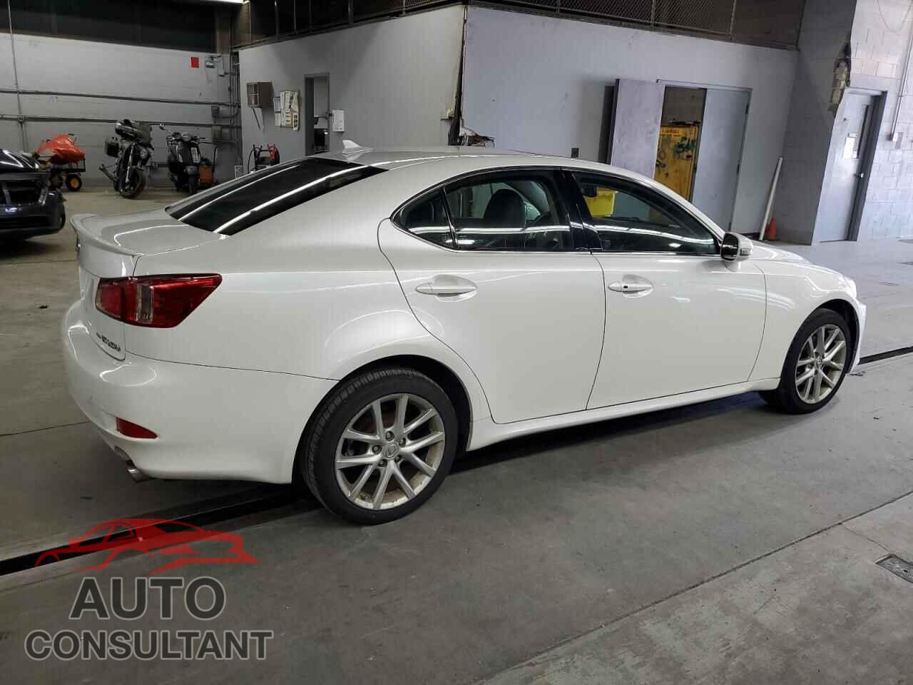 LEXUS IS 2012 - JTHCF5C29C5055400