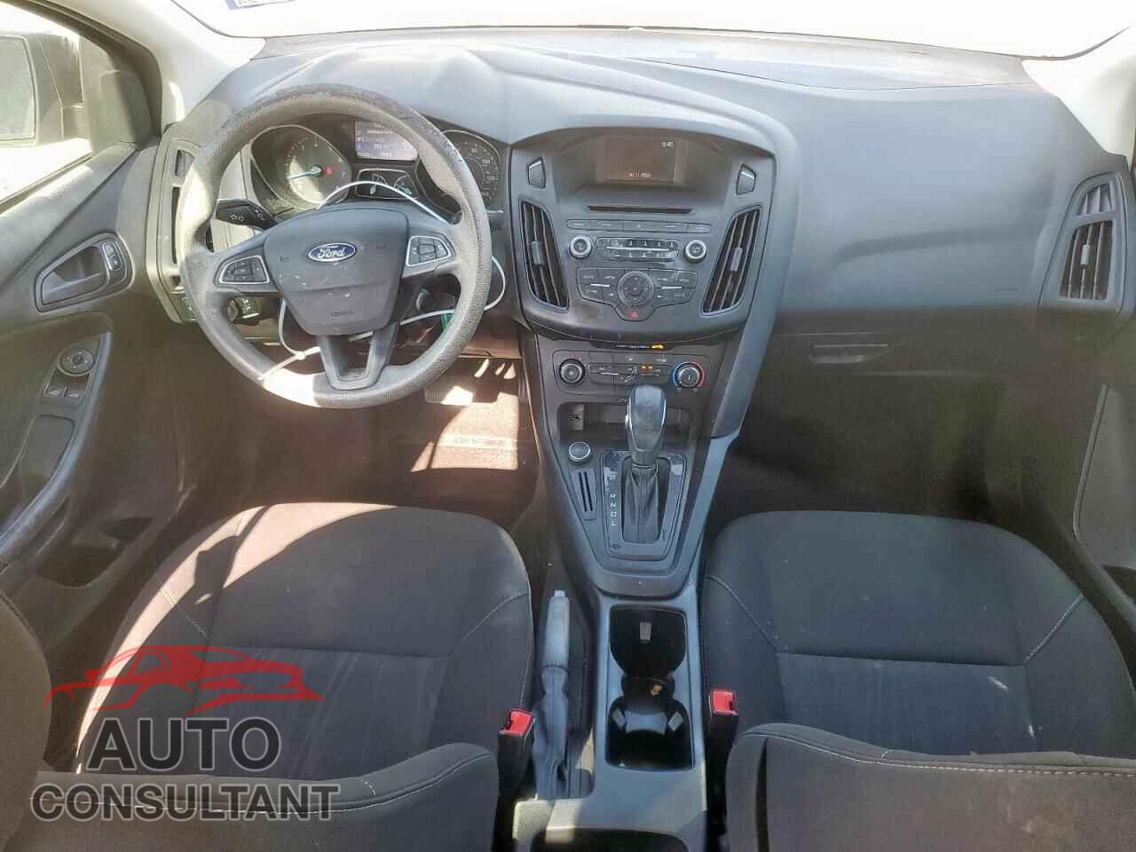 FORD FOCUS 2017 - 1FADP3E26HL307567