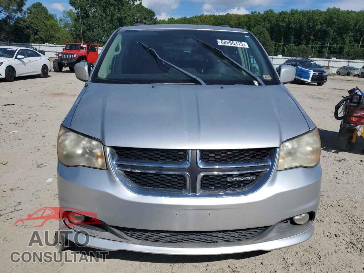 DODGE CARAVAN 2011 - 2D4RN5DG8BR608602