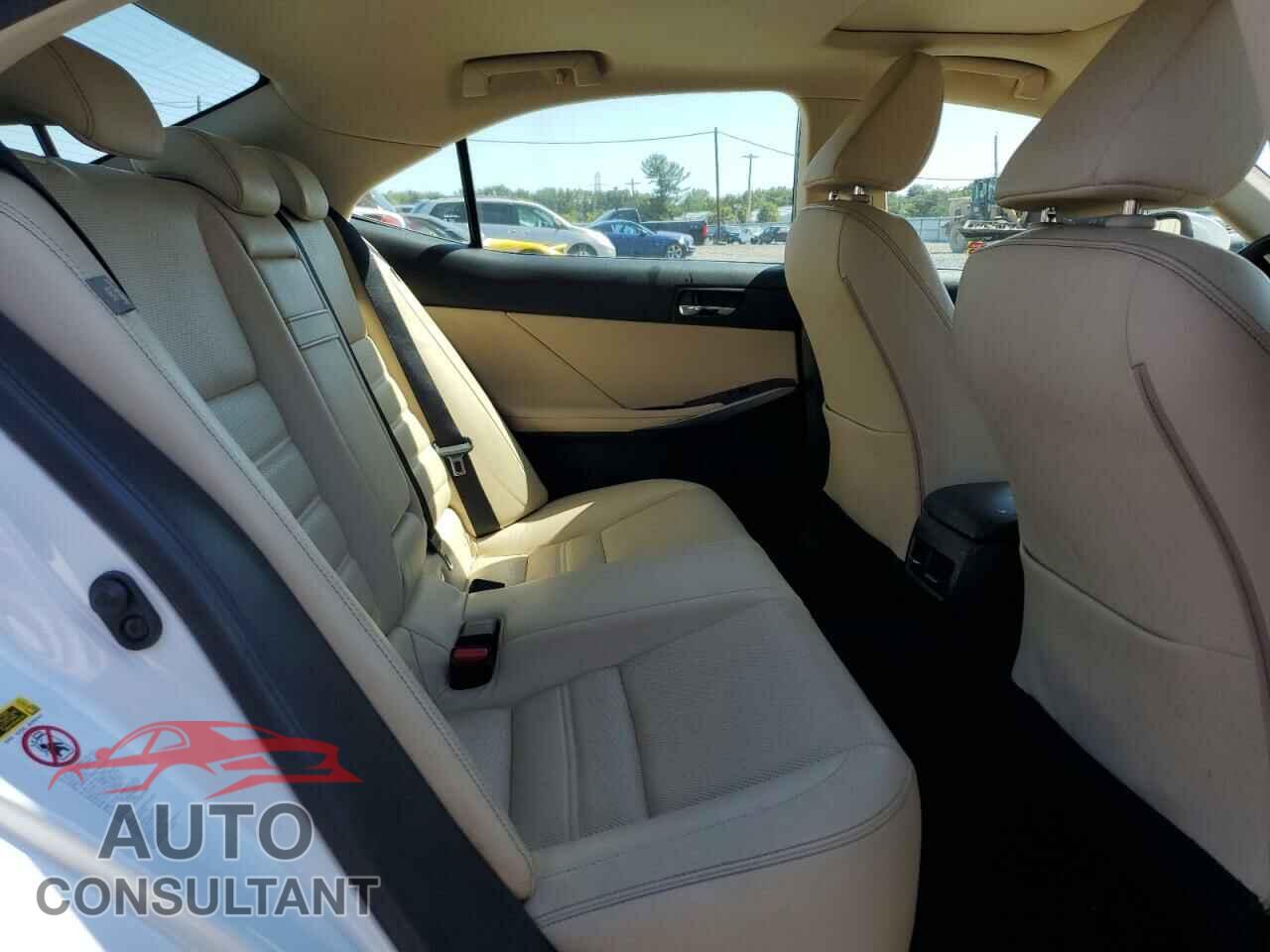 LEXUS IS 2014 - JTHCE1D26E5002246