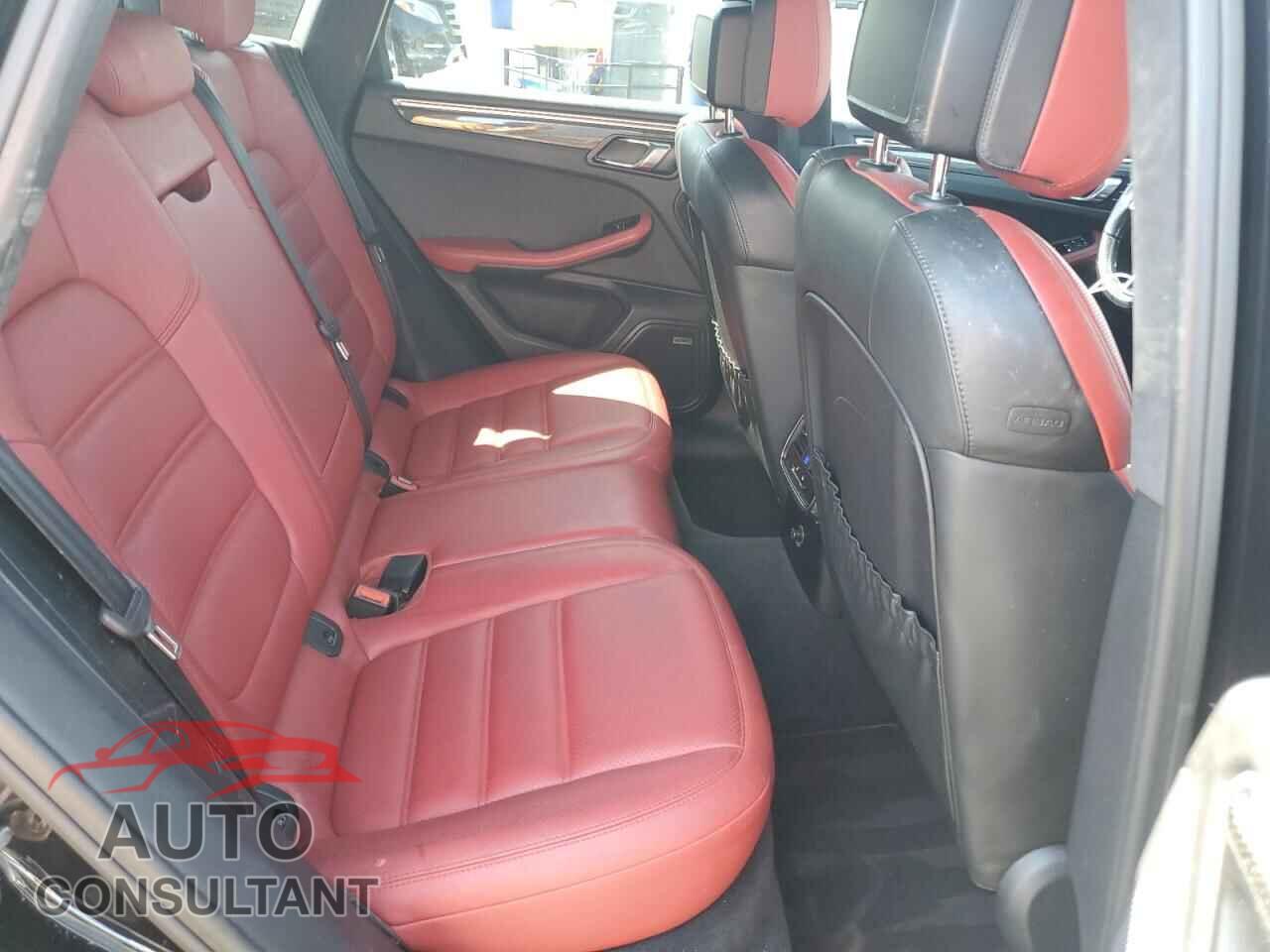 PORSCHE MACAN 2017 - WP1AF2A58HLB60225