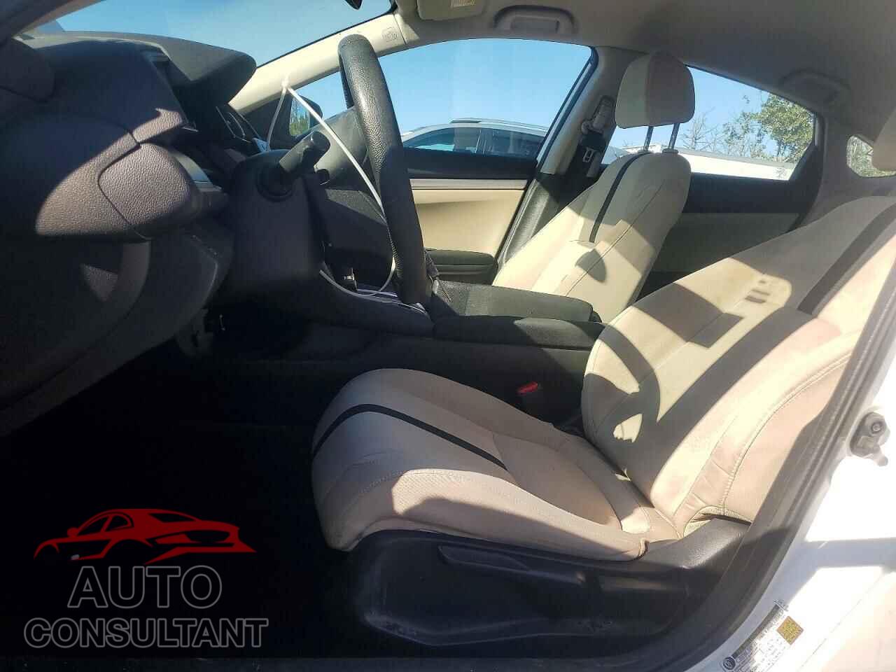 HONDA CIVIC 2018 - 2HGFC2F50JH574483