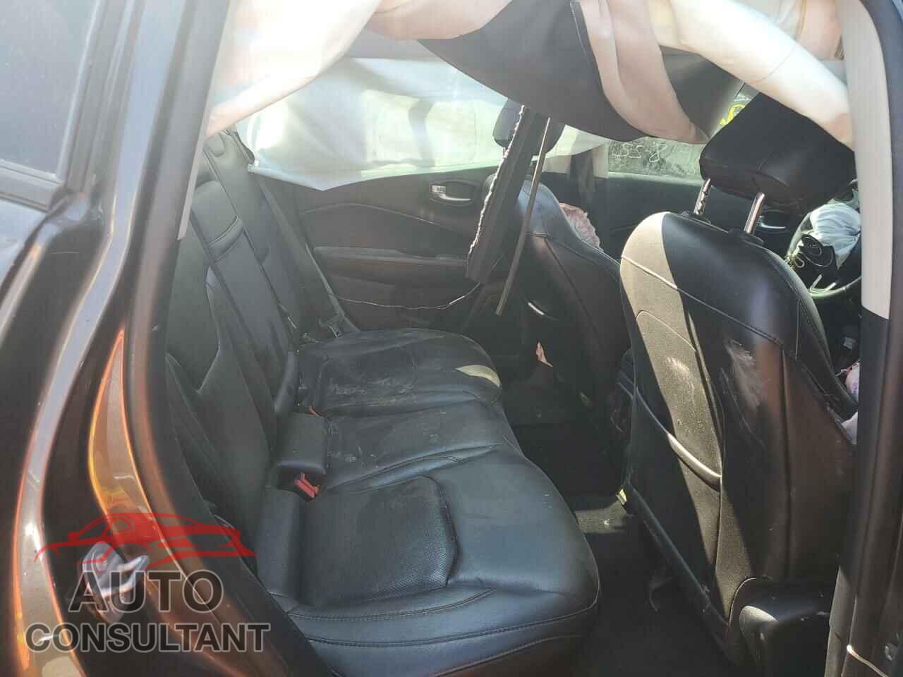 JEEP COMPASS 2018 - 3C4NJDCB9JT280478