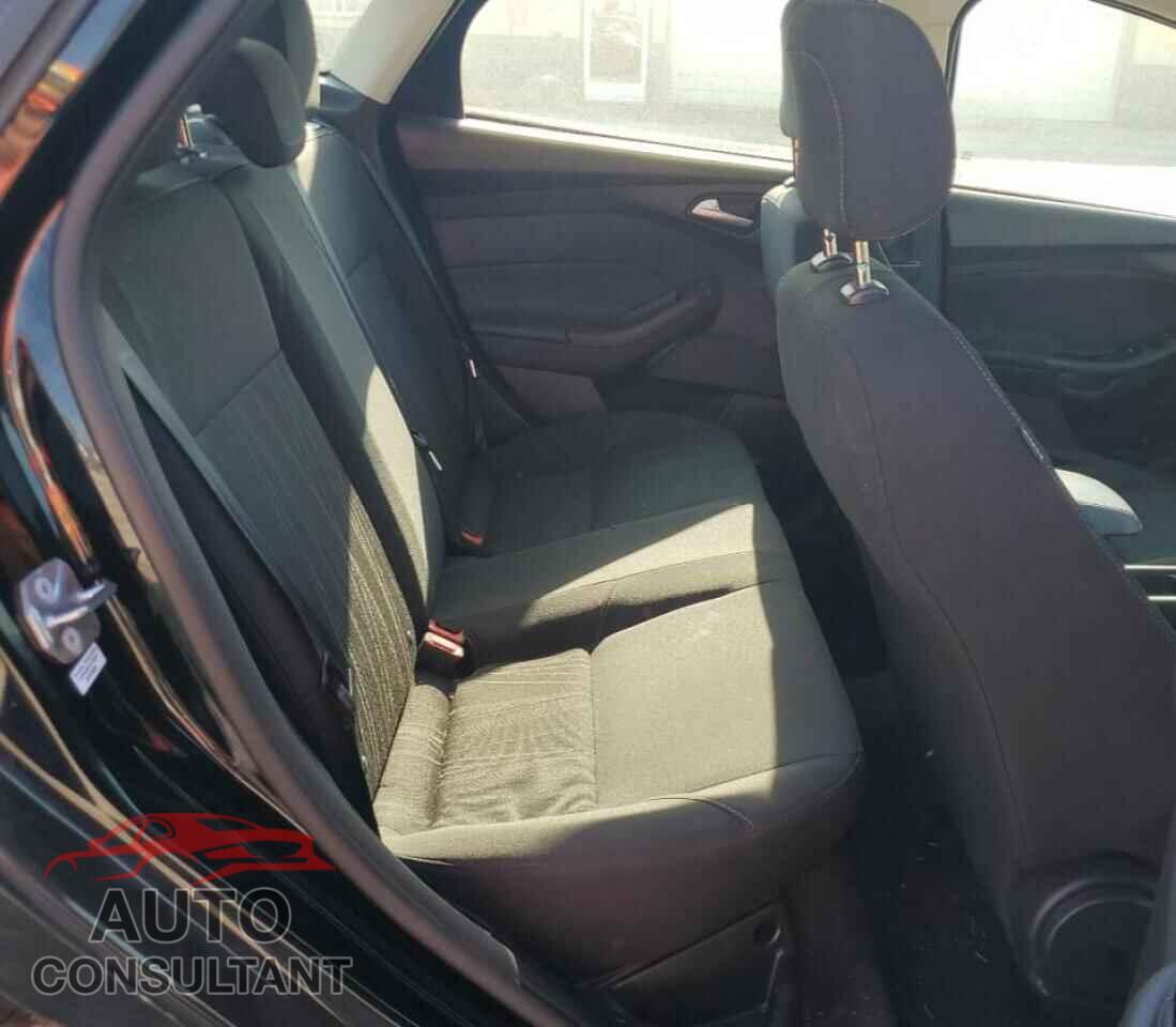 FORD FOCUS 2018 - 1FADP3FEXJL201413