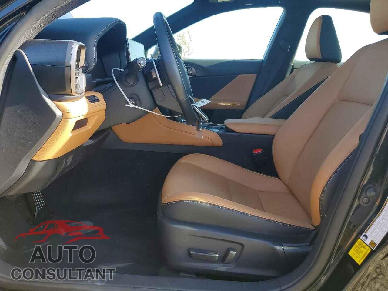 LEXUS IS 2026 - JTHBZ1B22T5097341