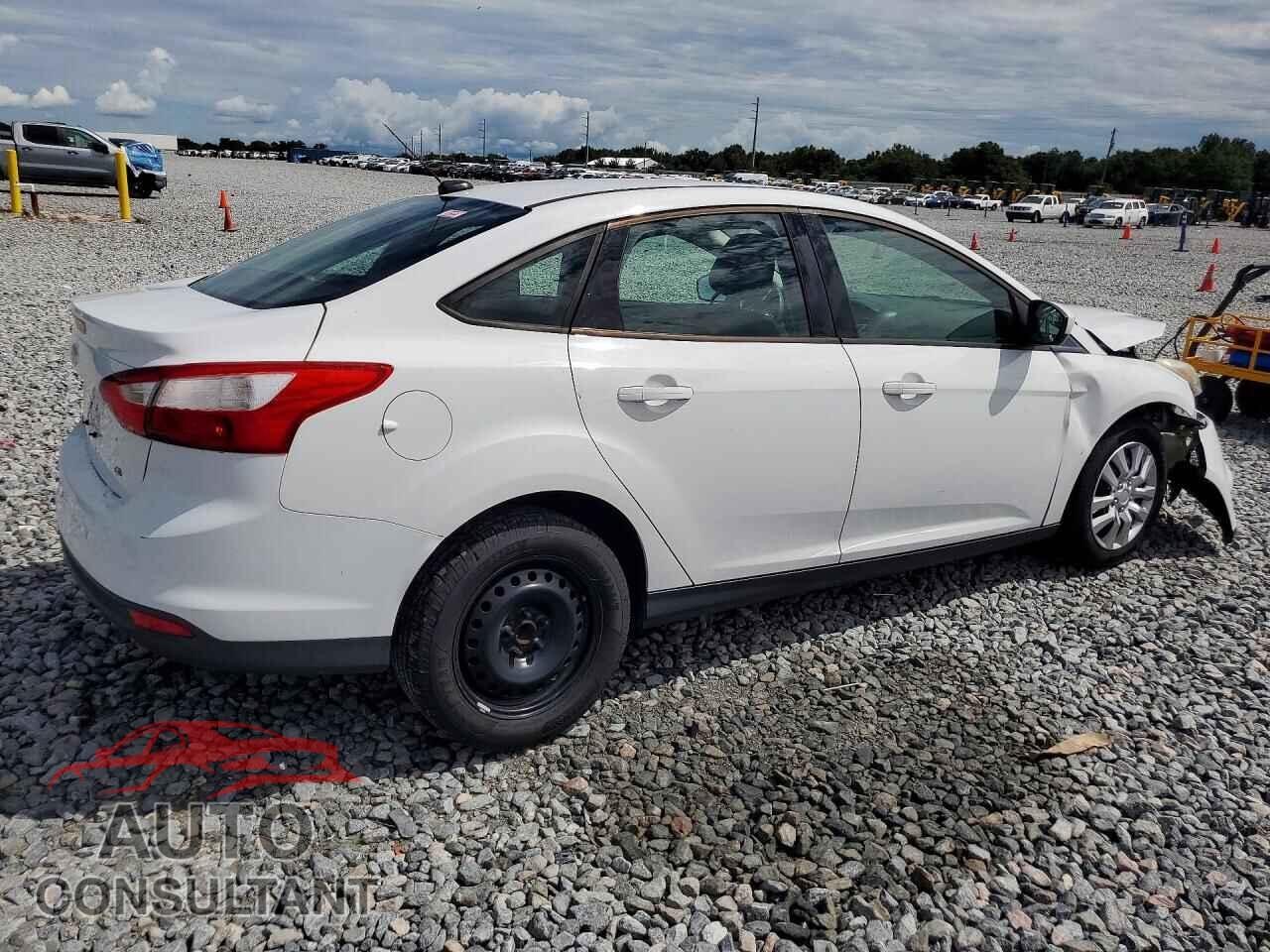 FORD FOCUS 2012 - 1FAHP3F26CL240624