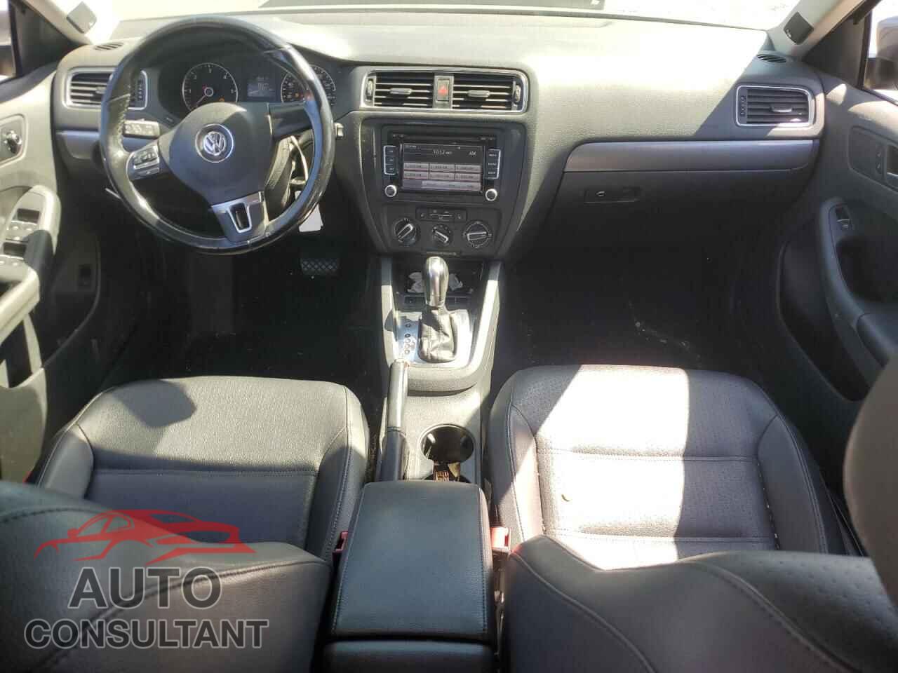 VOLKSWAGEN JETTA 2013 - 3VWLL7AJ3DM410313