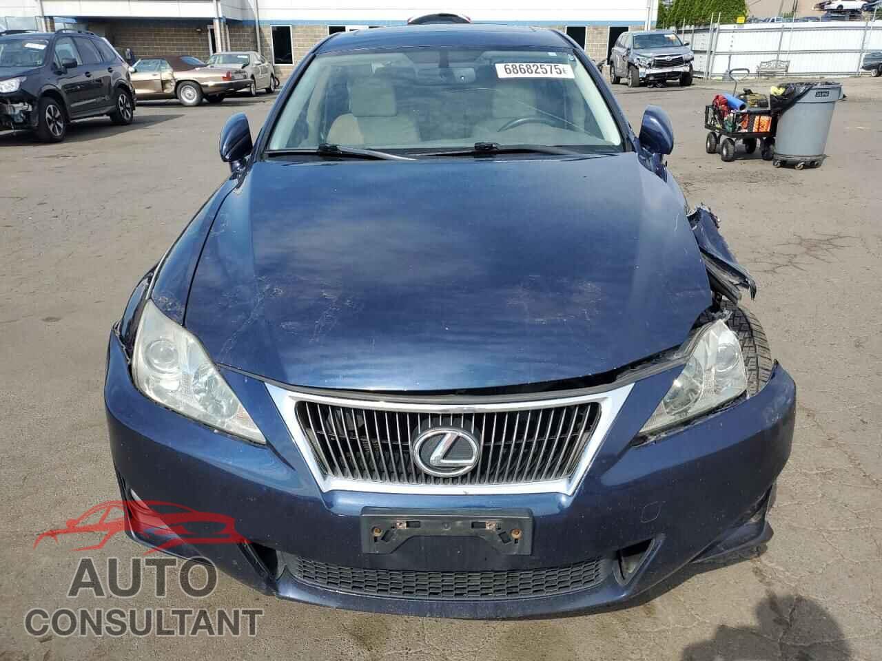 LEXUS IS 2012 - JTHCF5C21C5055147