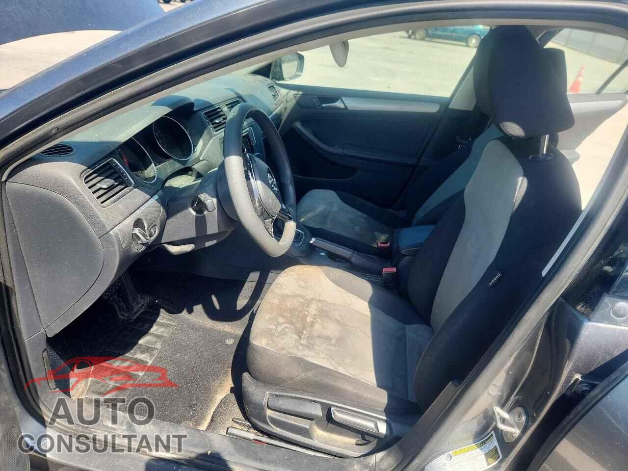VOLKSWAGEN JETTA 2017 - 3VW2B7AJ1HM212494