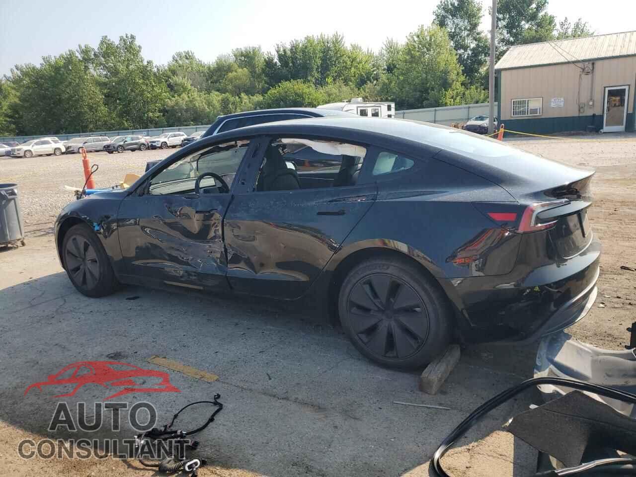 TESLA MODEL 3 2025 - 5YJ3E1EA9SF902401
