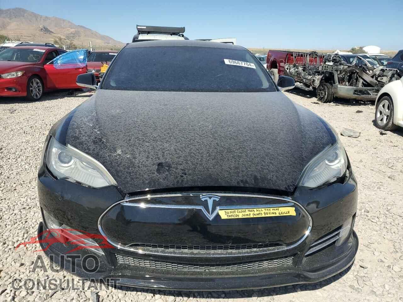 TESLA MODEL S 2013 - 5YJSA1DN6DFP15566