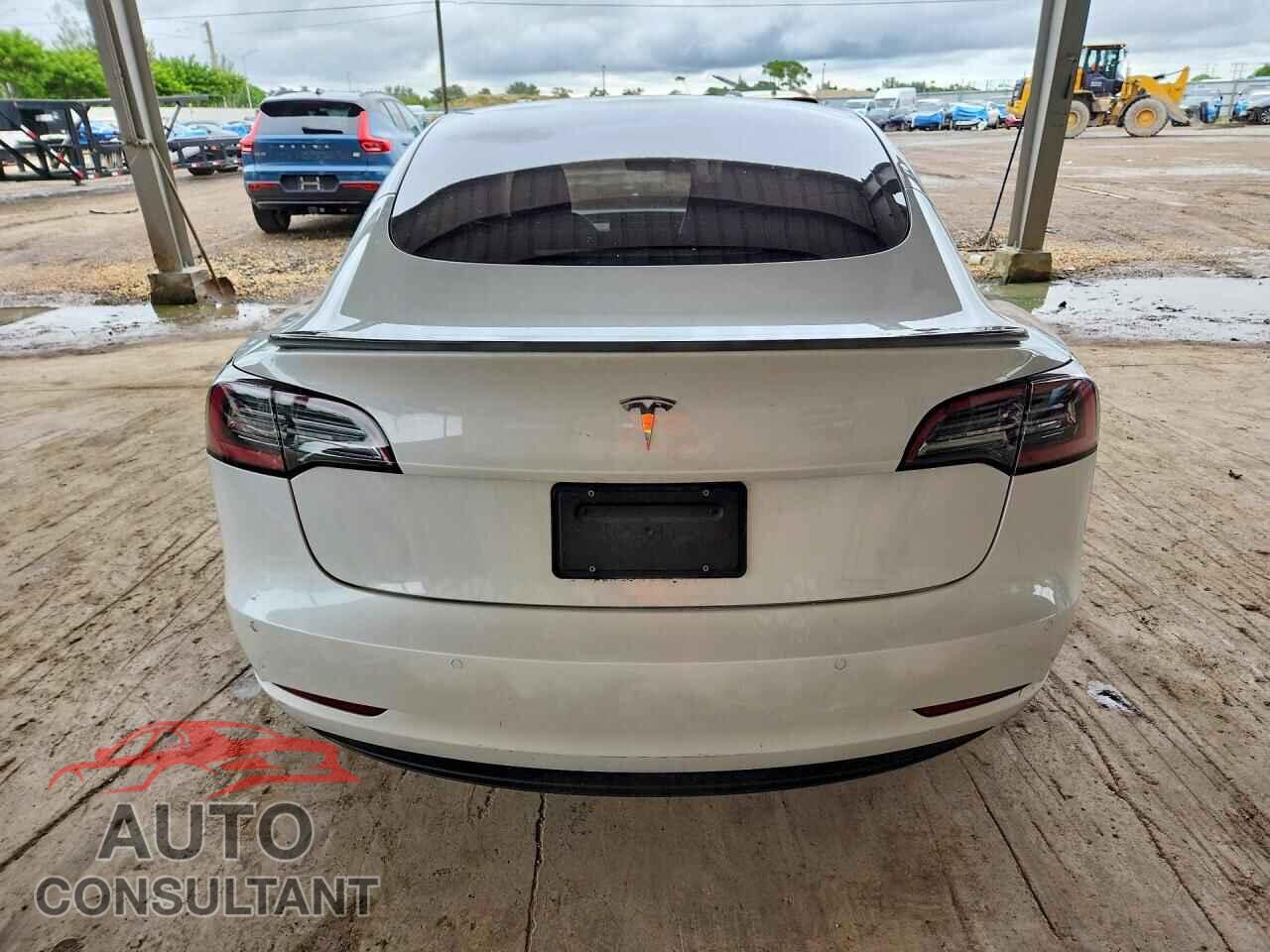 TESLA MODEL 3 2021 - 5YJ3E1EA4MF092095
