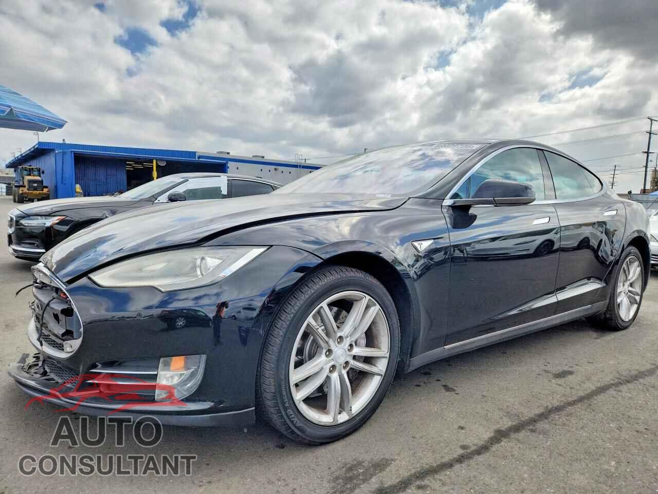 TESLA MODEL S 2013 - 5YJSA1CN2DFP28025