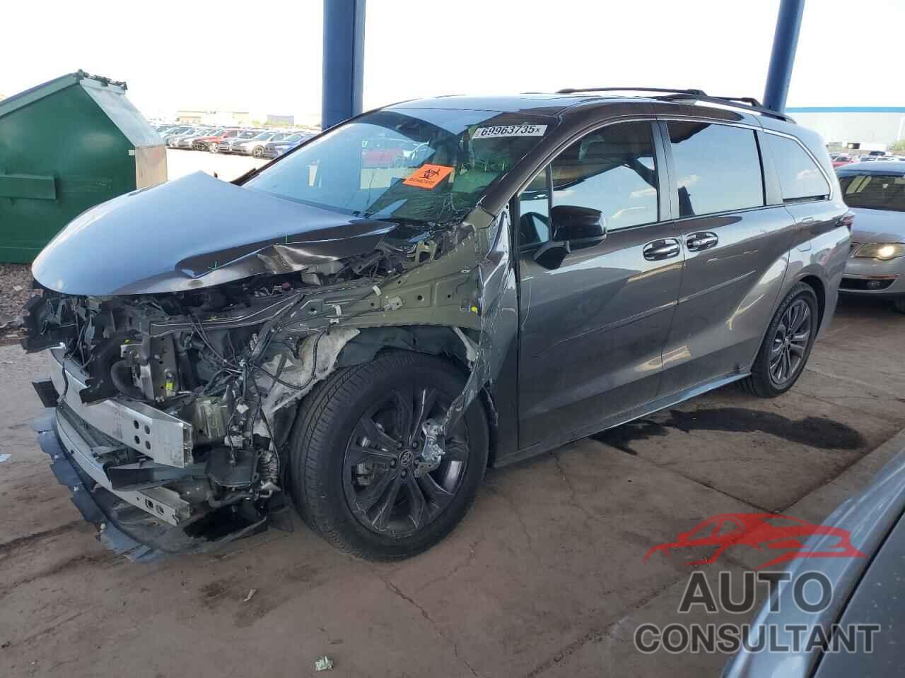 TOYOTA SIENNA 2022 - 5TDXRKEC5NS105687