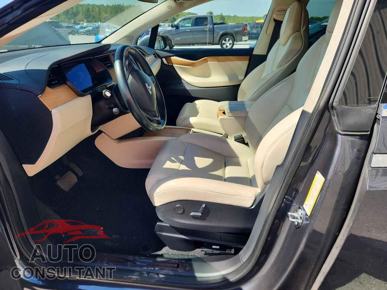 TESLA MODEL X 2019 - 5YJXCDE22KF158934