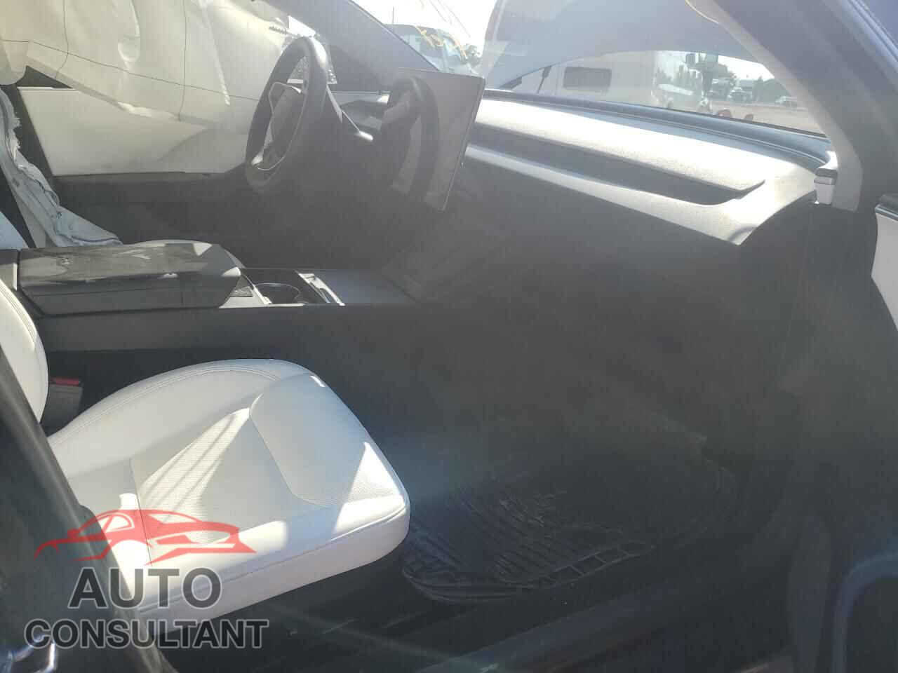 TESLA MODEL 3 2025 - 5YJ3E1EAXSF904061
