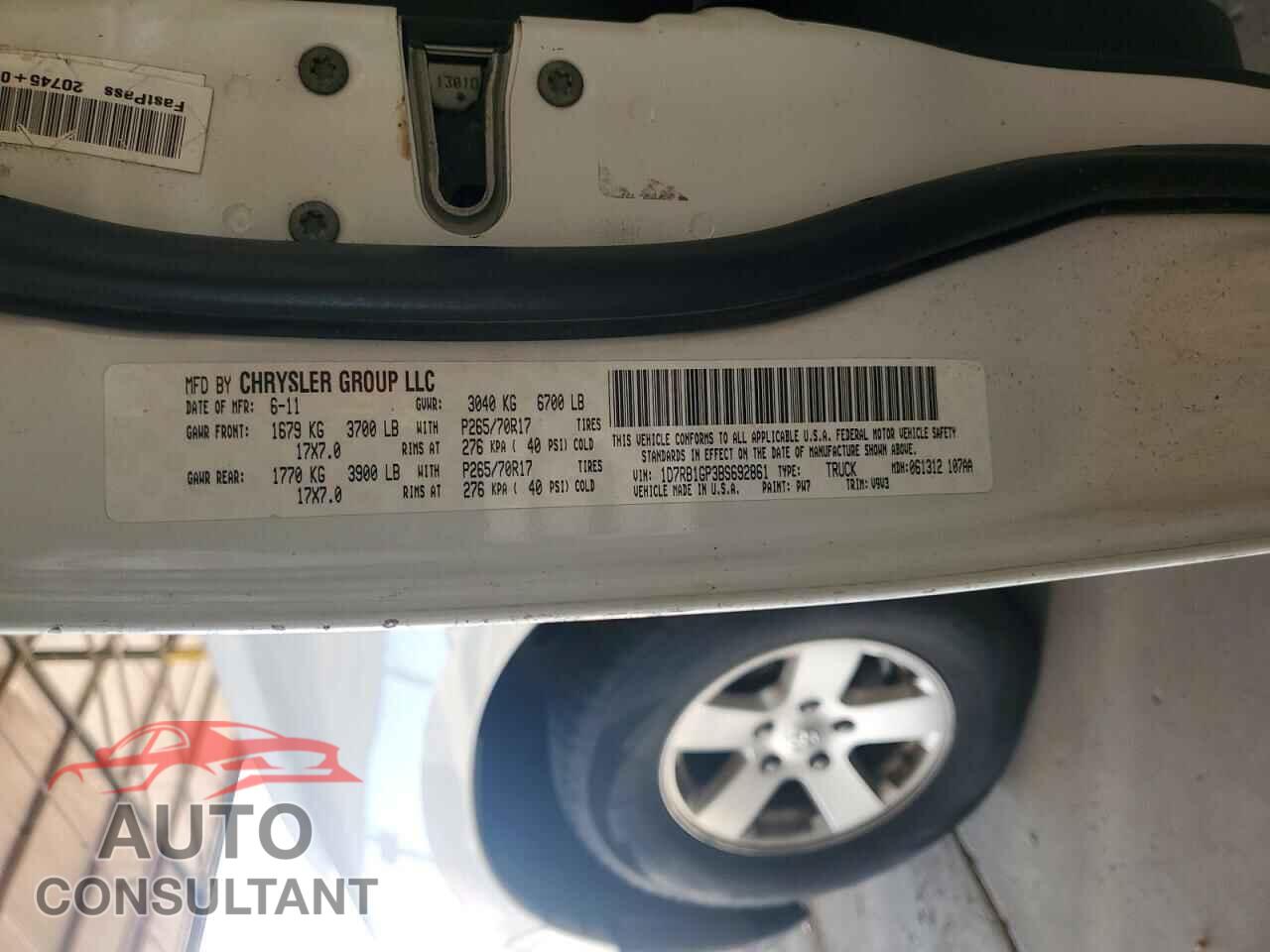 DODGE RAM 1500 2011 - 1D7RB1GP3BS692861