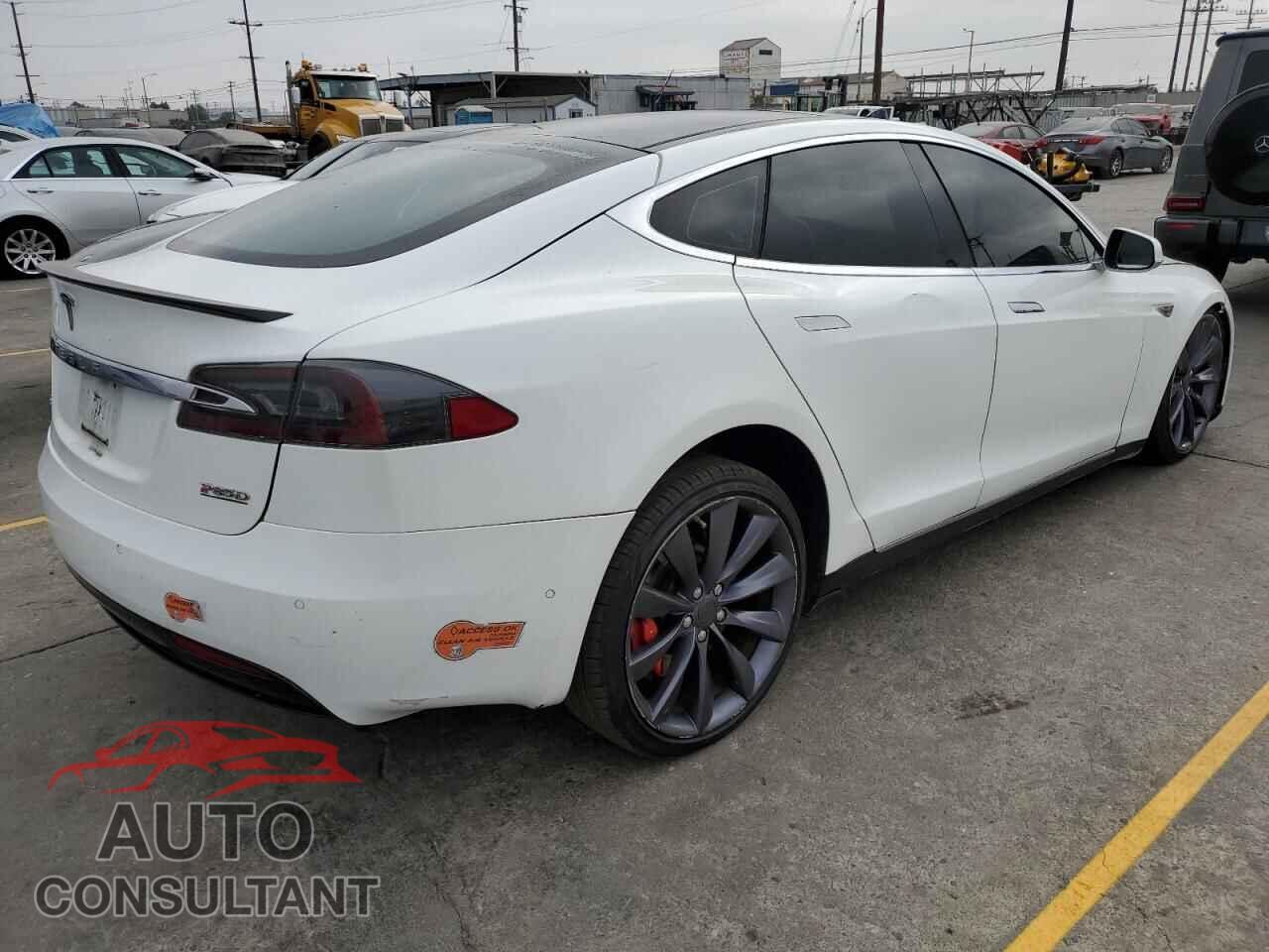 TESLA MODEL S 2014 - 5YJSA1H28EFP64012