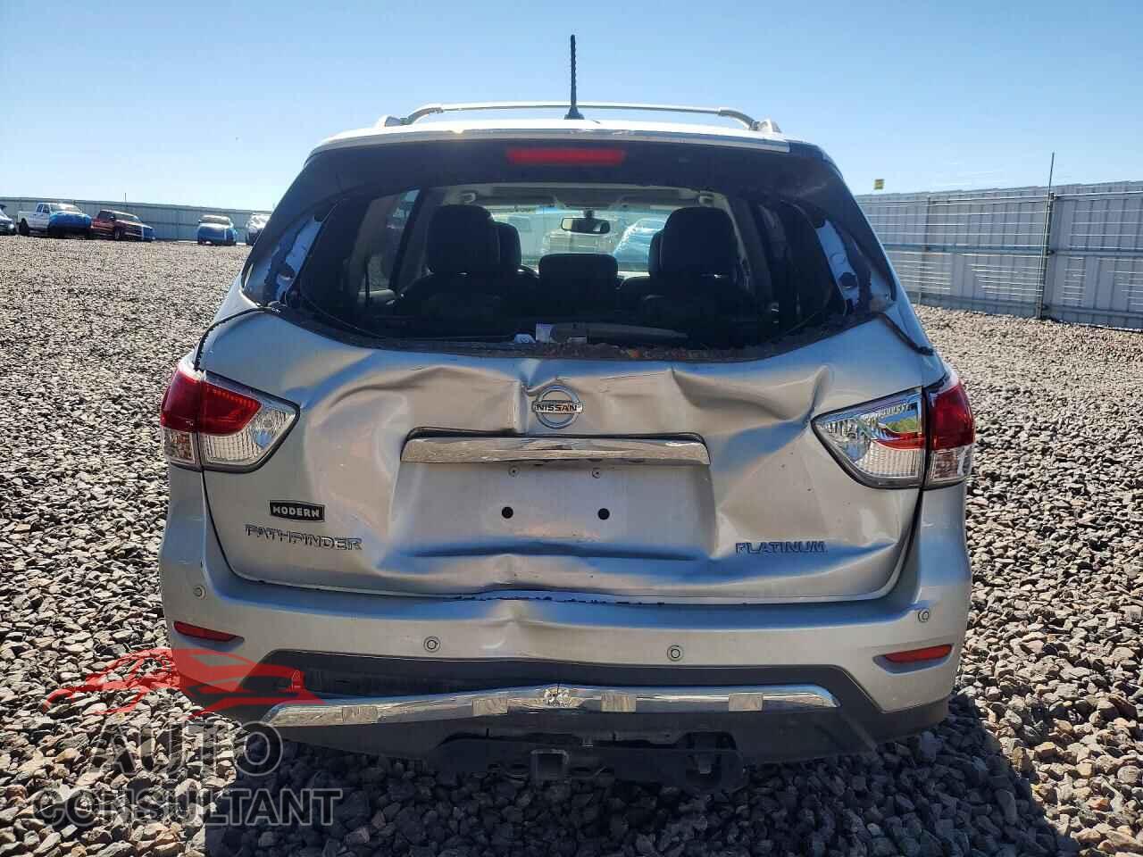 NISSAN PATHFINDER 2015 - 5N1AR2MN9FC709038
