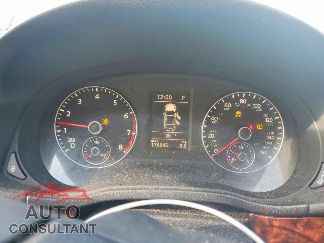VOLKSWAGEN PASSAT 2012 - 1VWCH7A32CC110202