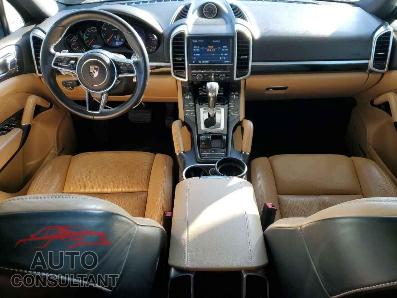 PORSCHE CAYENNE 2016 - WP1AA2A29GKA09810
