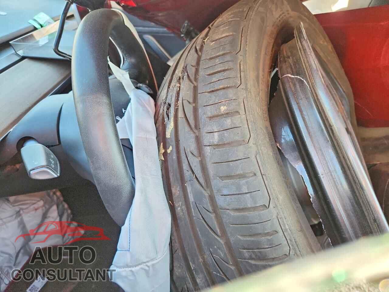 TESLA MODEL 3 2021 - 5YJ3E1EAXMF868262