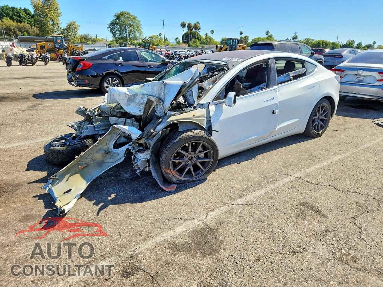 TESLA MODEL 3 2018 - 5YJ3E1EB2JF120657