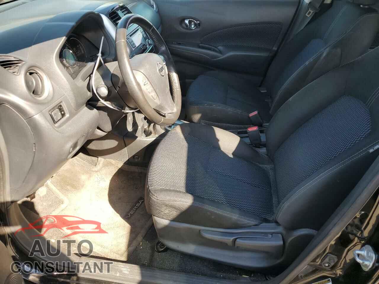 NISSAN VERSA 2017 - 3N1CE2CP8HL366941