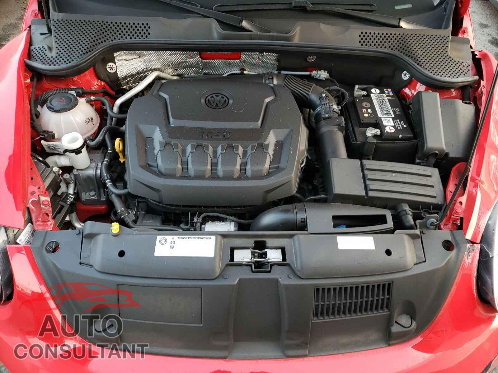 VOLKSWAGEN BEETLE 2019 - 3VWFD7AT8KM709188
