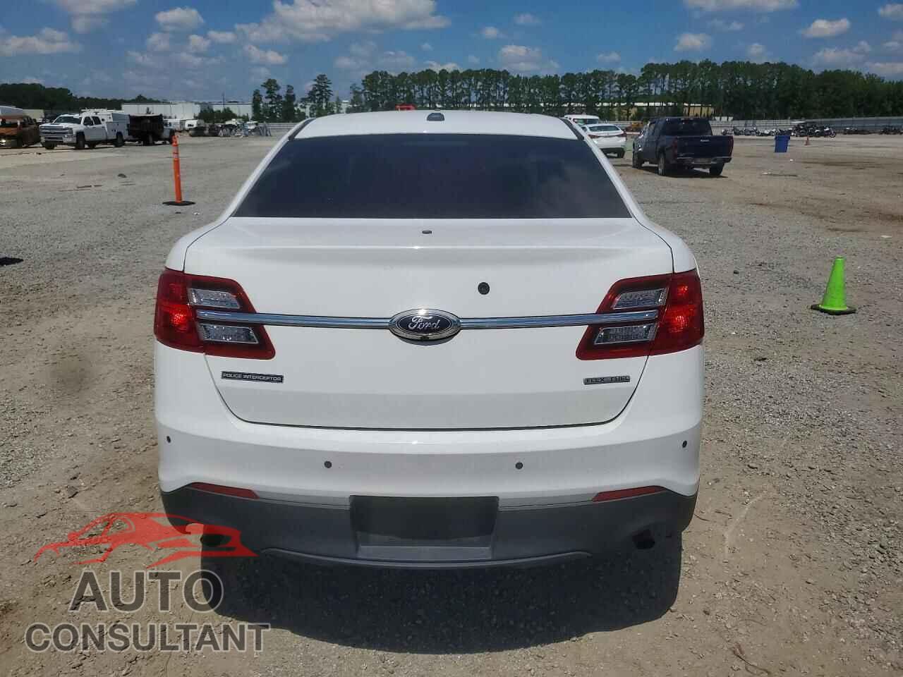 FORD TAURUS 2017 - 1FAHP2L85HG109252