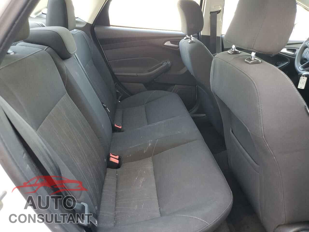 FORD FOCUS 2016 - 1FADP3F27GL283955