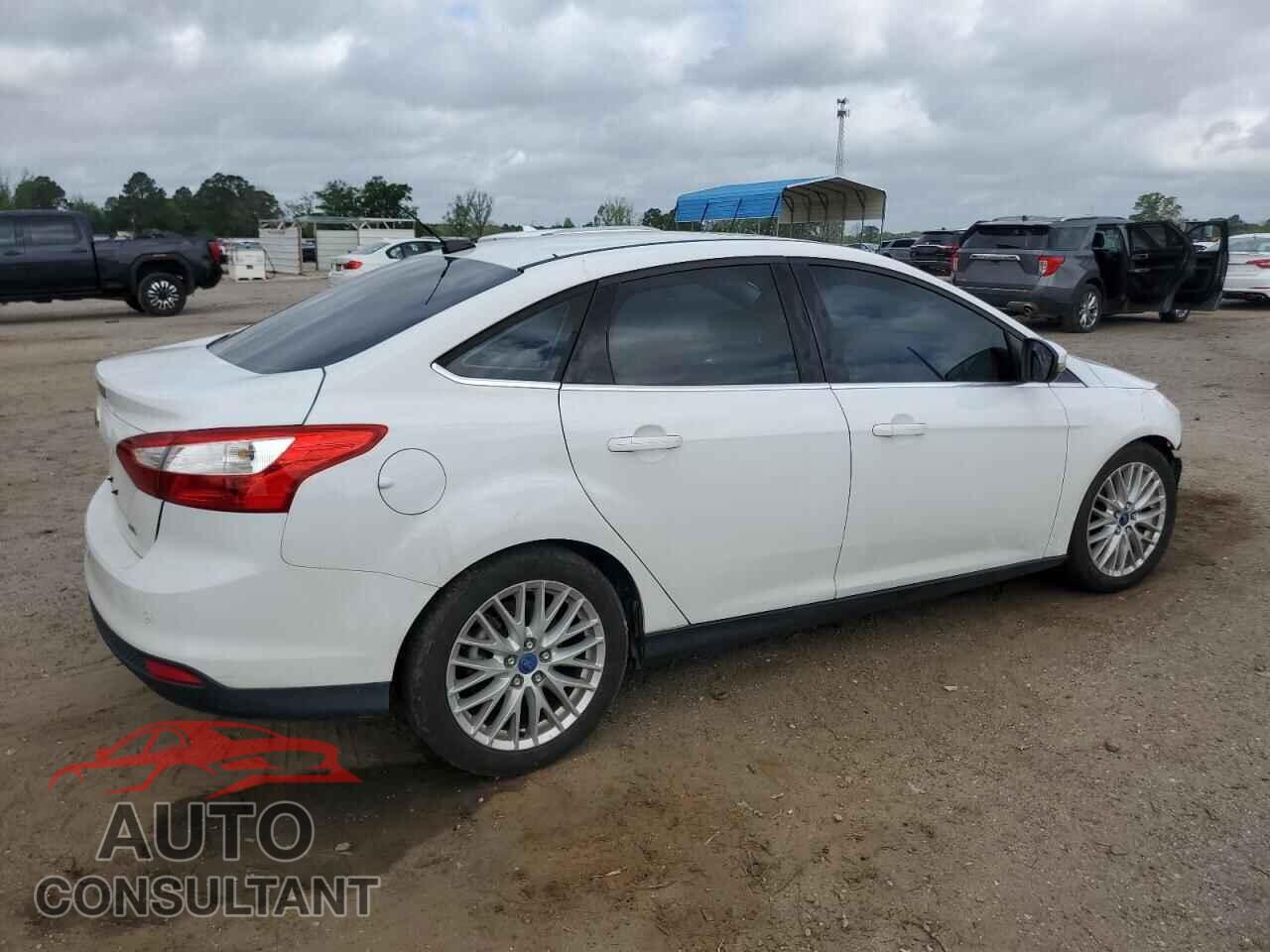 FORD FOCUS 2012 - 1FAHP3H22CL338353