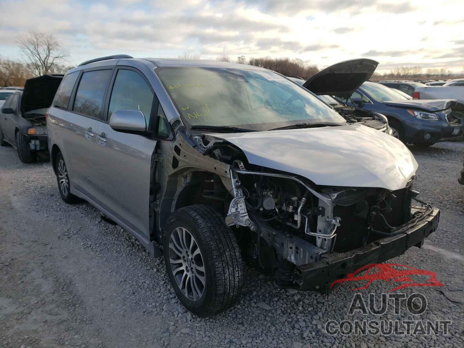 TOYOTA SIENNA 2018 - 5TDYZ3DC5JS956006