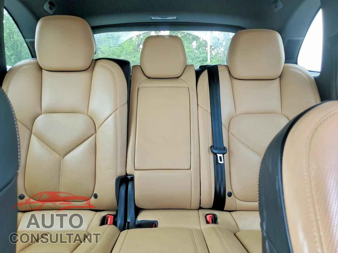 PORSCHE CAYENNE 2016 - WP1AA2A27GLA05264