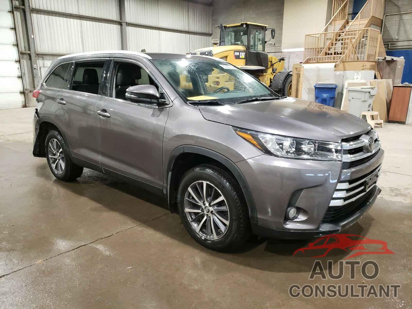TOYOTA HIGHLANDER 2019 - 5TDJZRFH2KS615791