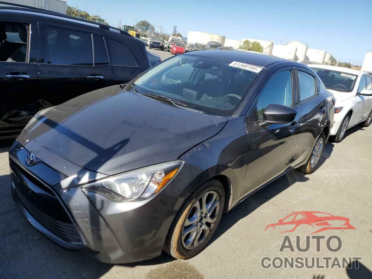 TOYOTA YARIS 2017 - 3MYDLBYV6HY156471