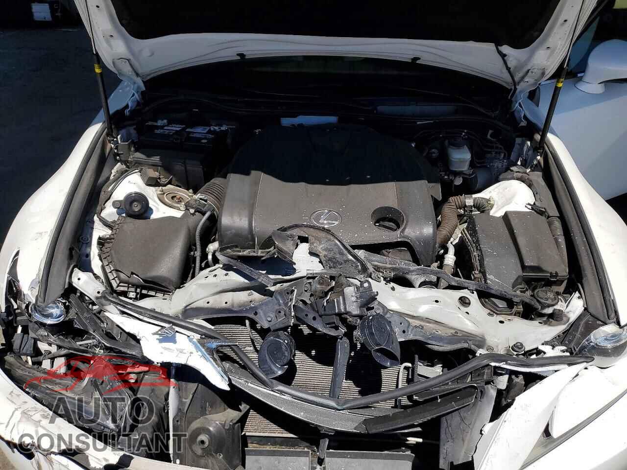 LEXUS IS 2014 - JTHBF1D2XE5035453