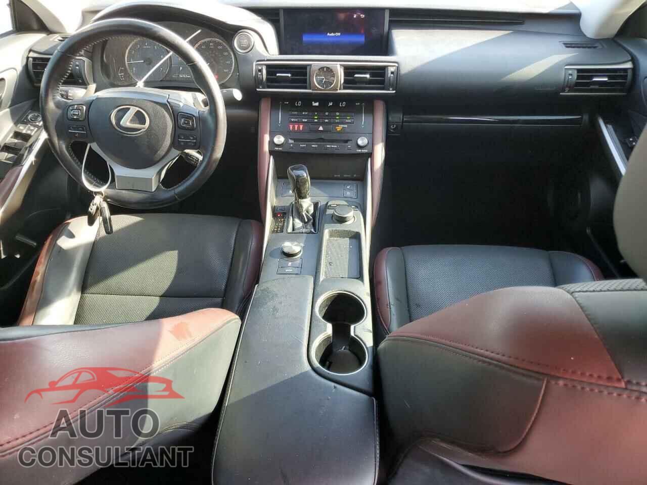 LEXUS IS 2018 - JTHBA1D26J5062254