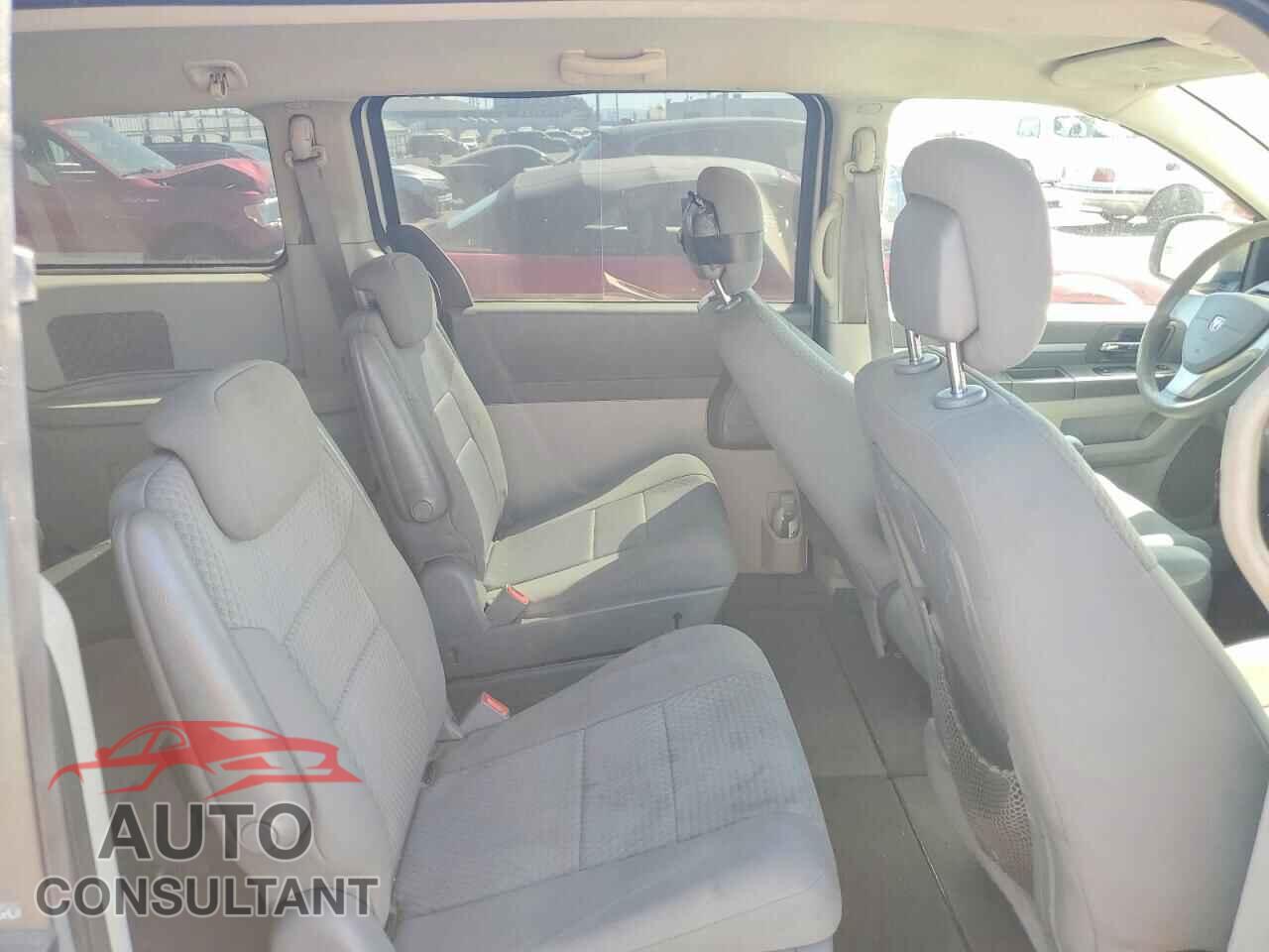 DODGE CARAVAN 2010 - 2D4RN4DE2AR318525
