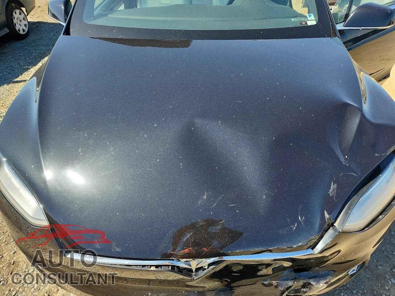 TESLA MODEL X 2017 - 5YJXCAE25HF065882