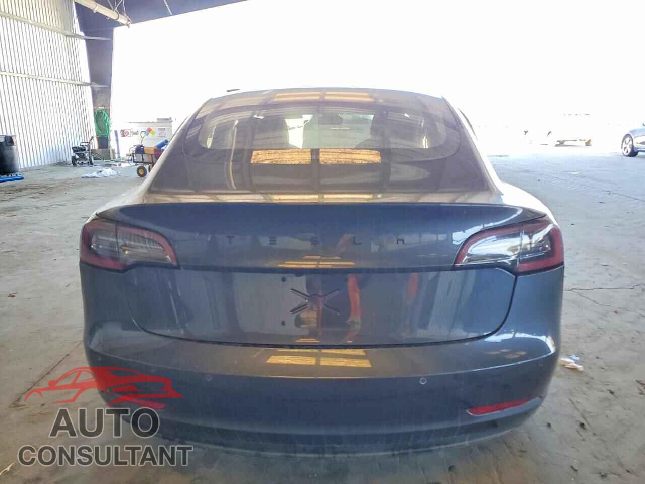 TESLA MODEL 3 2018 - 5YJ3E1EA4JF001323