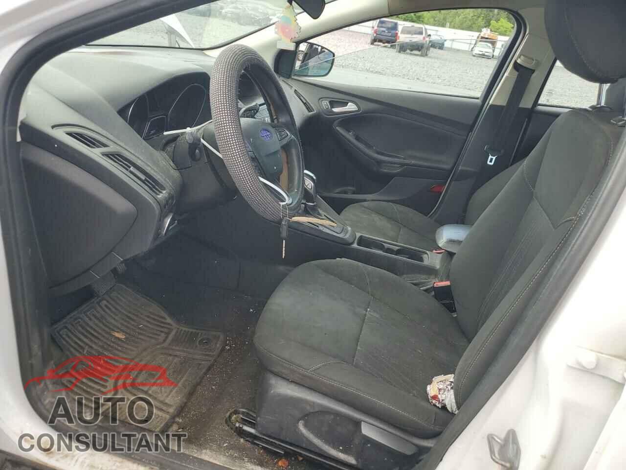 FORD FOCUS 2015 - 1FADP3K26FL315766