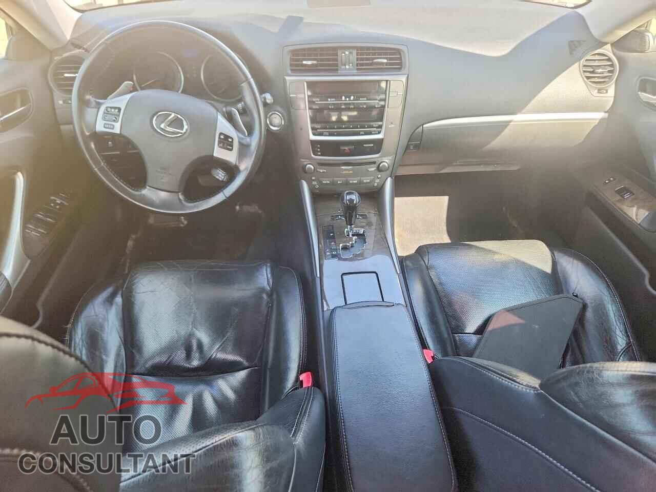 LEXUS IS 2012 - JTHCF5C28C5055727