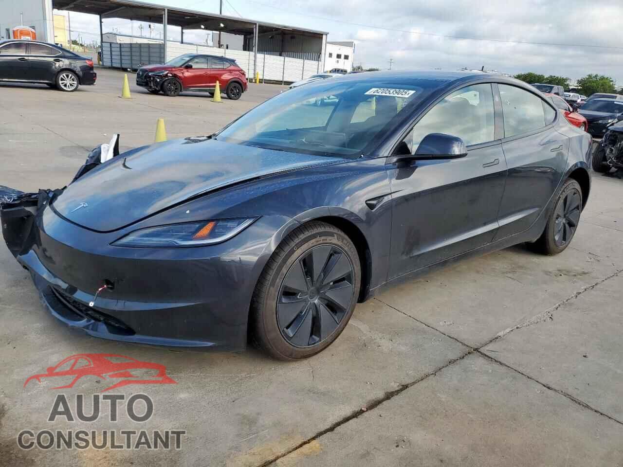TESLA MODEL 3 2025 - 5YJ3E1EAXSF008181