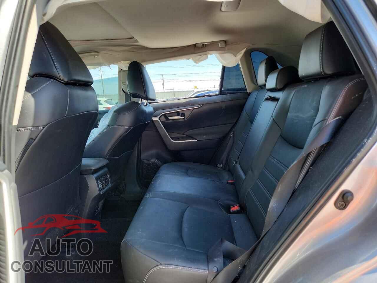 TOYOTA RAV4 2023 - 2T3A1RFV3PC393184