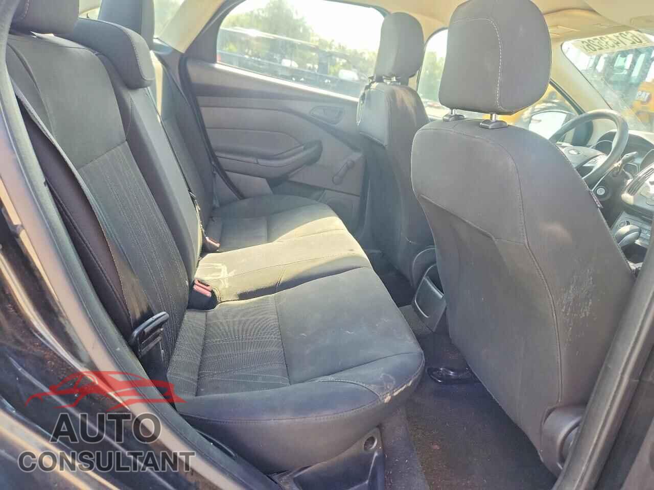 FORD FOCUS 2015 - 1FADP3E28FL355942