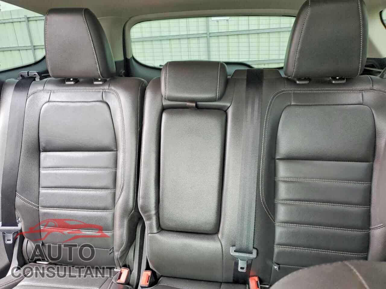 FORD ESCAPE 2017 - 1FMCU9J92HUB84554