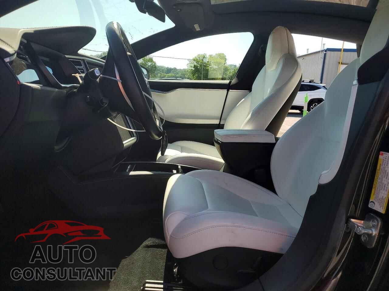 TESLA MODEL S 2018 - 5YJSA1E25JF243151