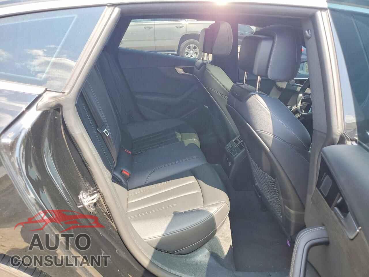 AUDI A5 2024 - WAUFACF58RA080471